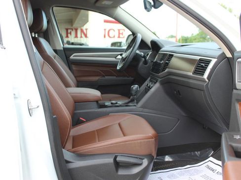Used 2023 Volkswagen Atlas SE AWD/4WD image 9