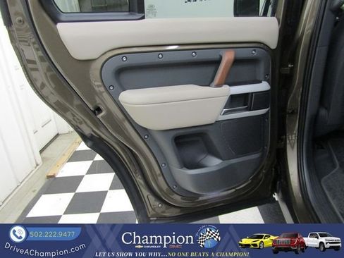 Used 2024 Land Rover Defender 110 X-Dynamic SE AWD/4WD image 22