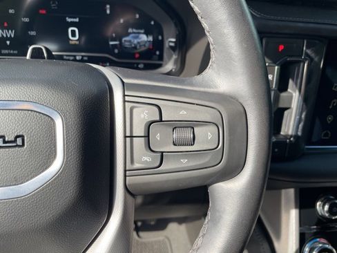 Used 2024 GMC Yukon Denali w/ Advanced Technology Package image 17