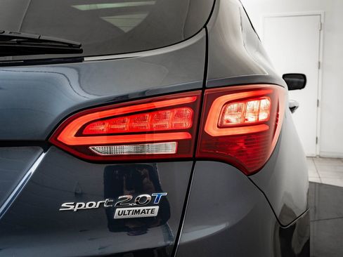 Used 2017 Hyundai Santa Fe Sport image 9