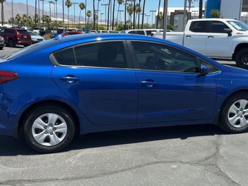 Used 2018 Kia Forte LX FWD image 2