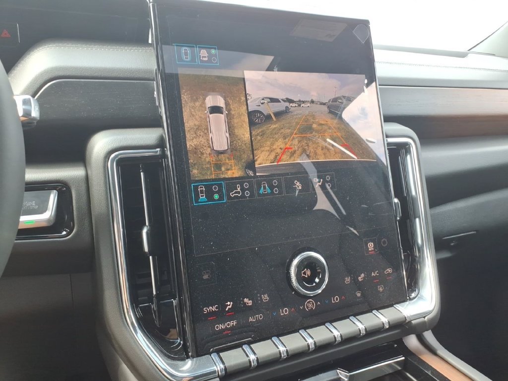 New 2026 GMC Yukon XL Denali w/ Advanced Technology Package AWD/4WD image 21