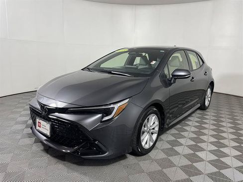 Certified 2025 Toyota Corolla SE FWD image 3