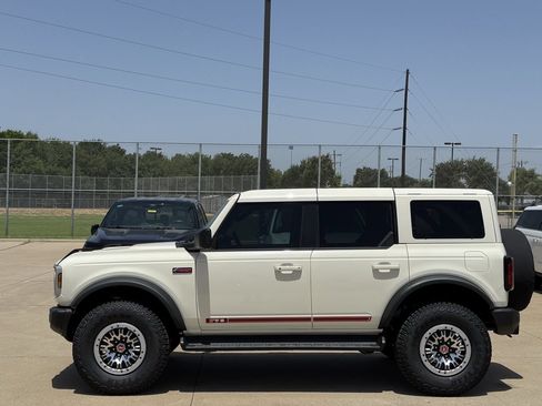 New 2026 Ford Bronco Outer Banks AWD/4WD image 3