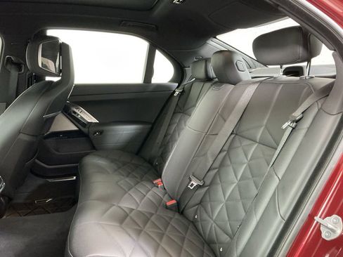 Certified 2025 BMW 740i xDrive w/ Premium Package AWD/4WD image 26