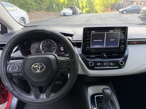 Used 2020 Toyota Corolla LE FWD image 11