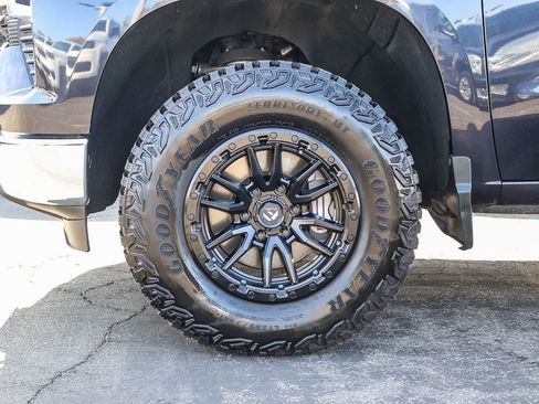 Used 2022 Chevrolet Silverado 1500 LT AWD/4WD image 10