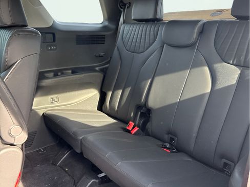 Used 2024 Hyundai Palisade Limited AWD/4WD image 11