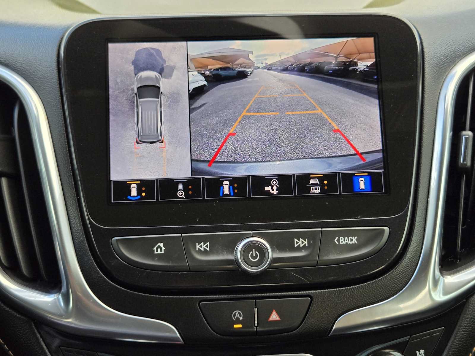 Used 2022 Chevrolet Equinox Premier FWD image 18