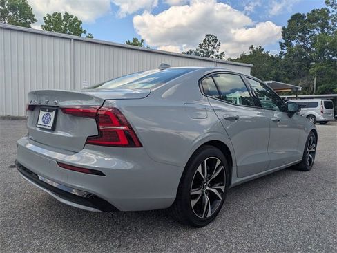 Used 2024 Volvo S60 B5 Core image 4
