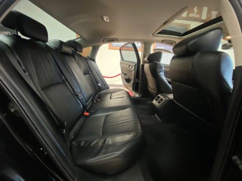 Used 2018 Honda Accord Touring image 16
