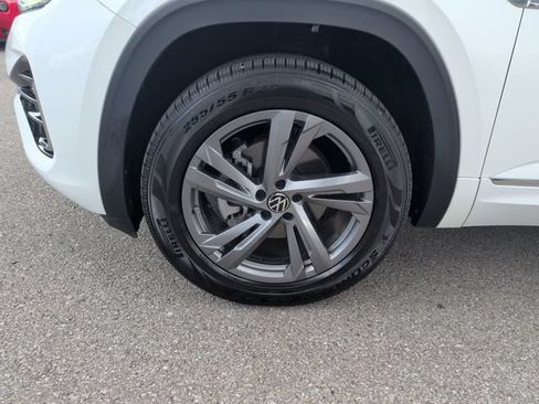 Used 2024 Volkswagen Atlas Cross Sport SEL R-Line AWD/4WD image 9