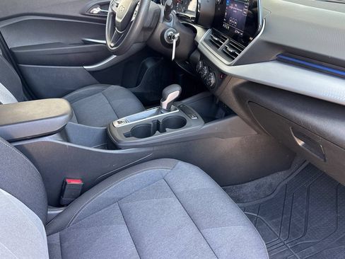 Used 2024 Chevrolet Trax LS FWD image 16