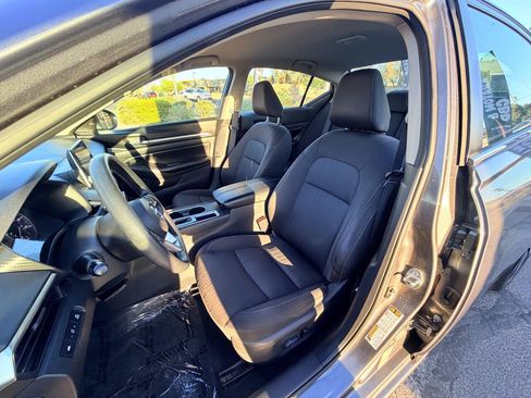 Used 2022 Nissan Altima 2.5 SV FWD image 10