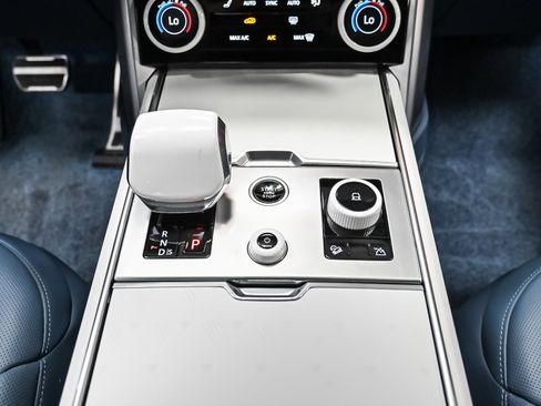 Used 2023 Land Rover Range Rover LWB SV Autobiography image 30