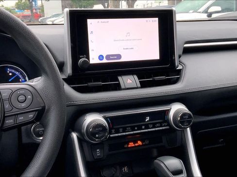 Used 2024 Toyota RAV4 XLE w/ Convenience Package image 7