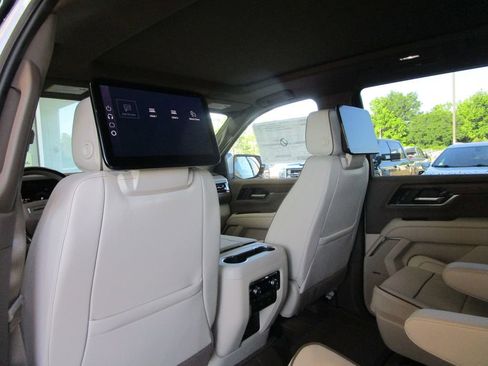New 2026 GMC Yukon Denali w/ Denali Reserve Package RWD image 23