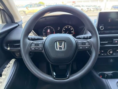 Used 2023 Honda HR-V LX image 10