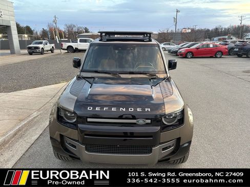 Used 2024 Land Rover Defender 110 X-Dynamic SE AWD/4WD image 27
