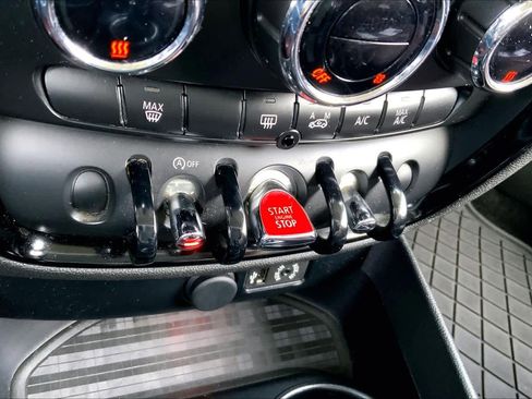 Used 2017 MINI Cooper Clubman S image 32