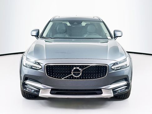 Used 2018 Volvo V90 T5 Cross Country w/ Convenience Package AWD/4WD image 2