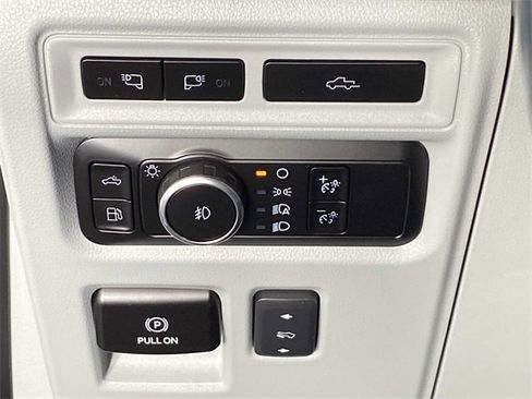 Used 2023 Ford F150 Limited image 15