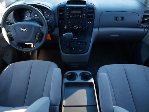Used 2006 Kia Sedona LX image 21