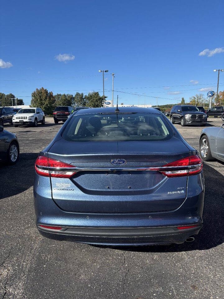 Used 2018 Ford Fusion SE FWD image 9