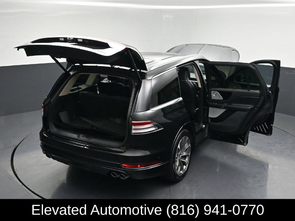 Used 2023 Lincoln Aviator Grand Touring w/ Equipment Group 301A AWD/4WD image 40