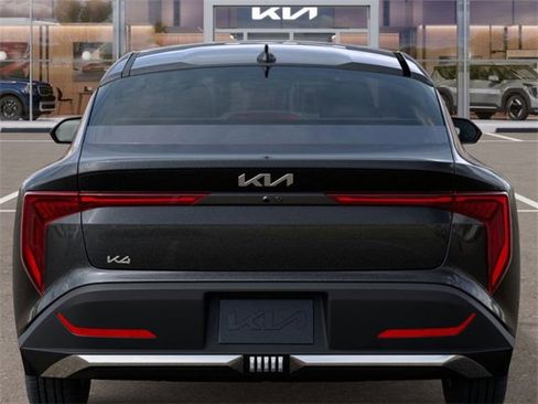 New 2025 Kia K4 LXS image 13