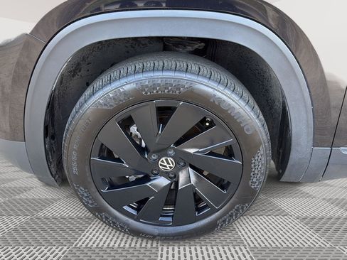 Used 2024 Volkswagen Atlas SE image 9