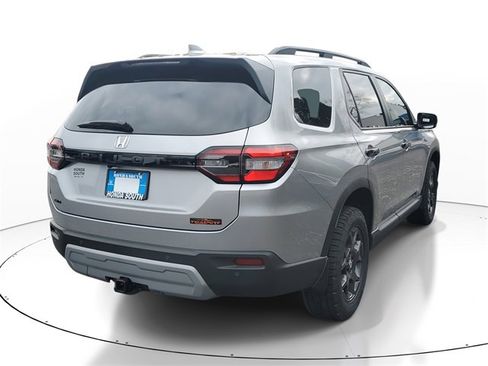 New 2025 Honda Pilot TrailSport image 6