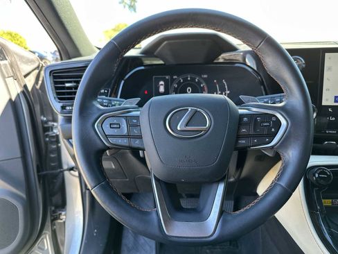 Used 2023 Lexus NX 350 Premium image 21