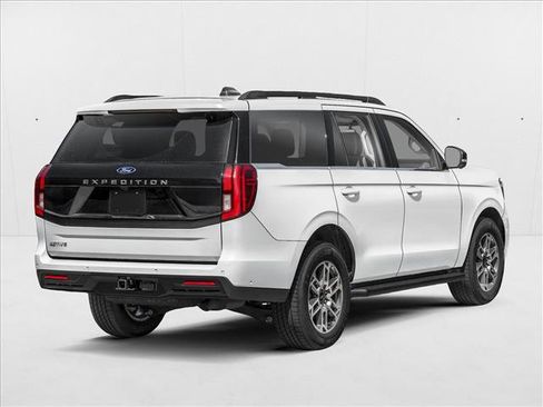 New 2026 Ford Expedition Active image 2