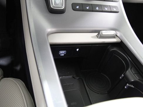 Used 2023 Hyundai Palisade Calligraphy image 17