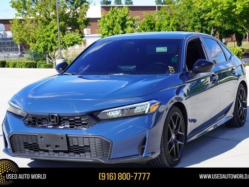 Used 2025 Honda Civic Sport image 1