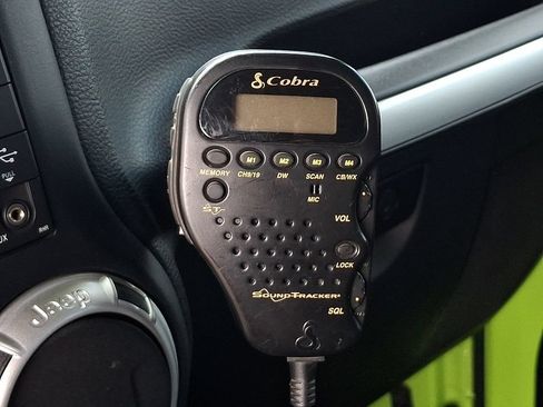 Used 2013 Jeep Wrangler Unlimited Rubicon w/ Connectivity Group AWD/4WD image 23