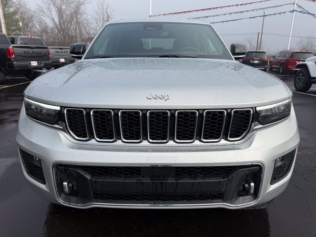 New 2025 Jeep Grand Cherokee Overland AWD/4WD image 9