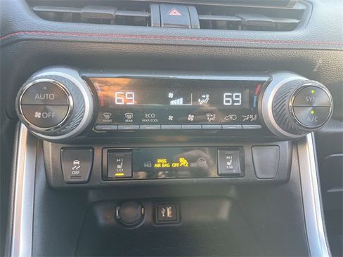 Used 2024 Toyota RAV4 SE w/ Weather & Moonroof Package image 19