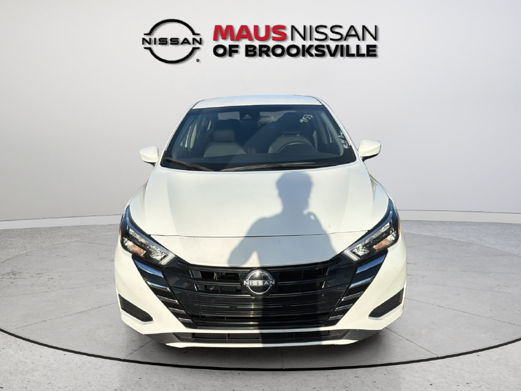 Used 2025 Nissan Versa SV FWD image 4