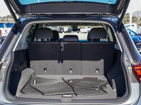 Used 2024 Volkswagen Tiguan SE image 27