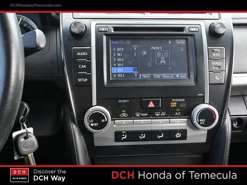 Used 2014 Toyota Camry SE image 12