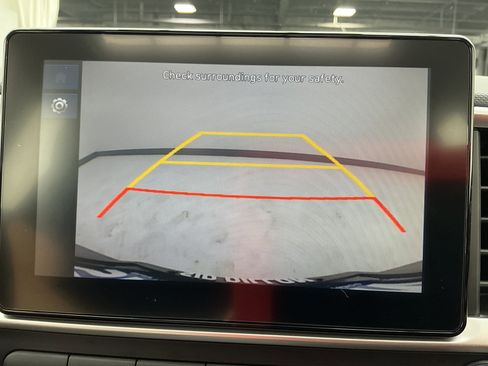 Used 2025 Hyundai Venue SEL image 7