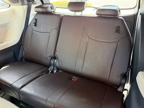 Certified 2024 Toyota Sienna Platinum AWD/4WD image 33