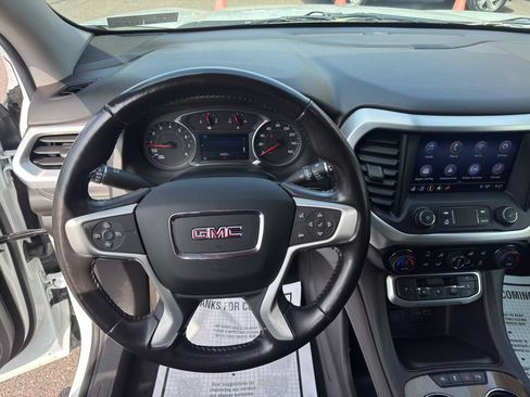 Used 2020 GMC Acadia SLE w/ Driver Convenience Package FWD image 17