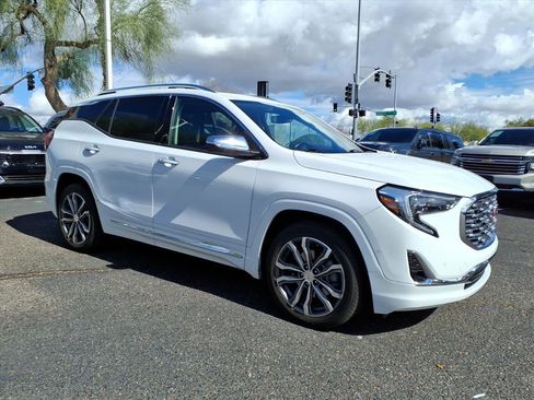 Used 2020 GMC Terrain Denali w/ Denali Premium Package image 3