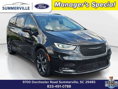 Used 2022 Chrysler Pacifica Touring-L w/ S Appearance Package
