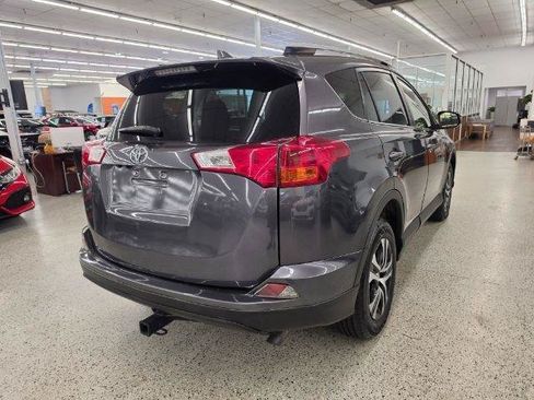 Used 2016 Toyota RAV4 LE AWD/4WD image 4