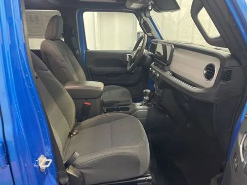 Used 2024 Jeep Wrangler Unlimited Sahara image 14