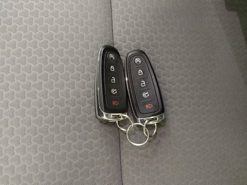 Used 2019 Ford Escape SE AWD/4WD image 32